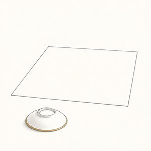 くっきり描かれた土地の区画の手前に、裏返しの空の小皿がある線画